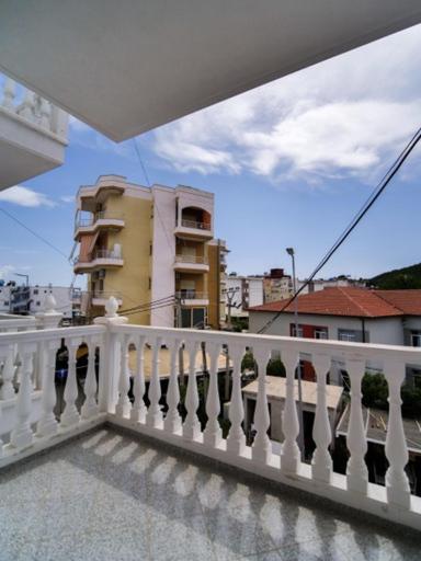 Vironas Hotel Himarë Exterior foto